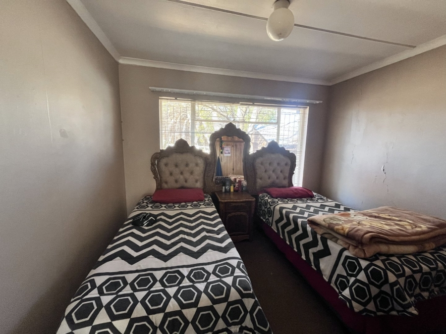 4 Bedroom Property for Sale in Pellissier Free State